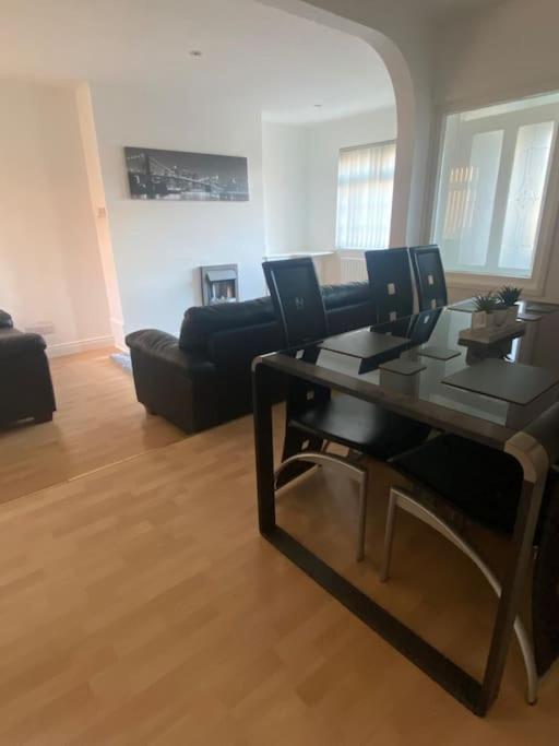 Modern Two Bed House Close To City Centre Belfast Extérieur photo